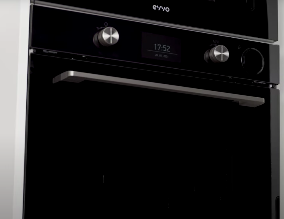 La mejor manera de limpiar las bandejas del horno