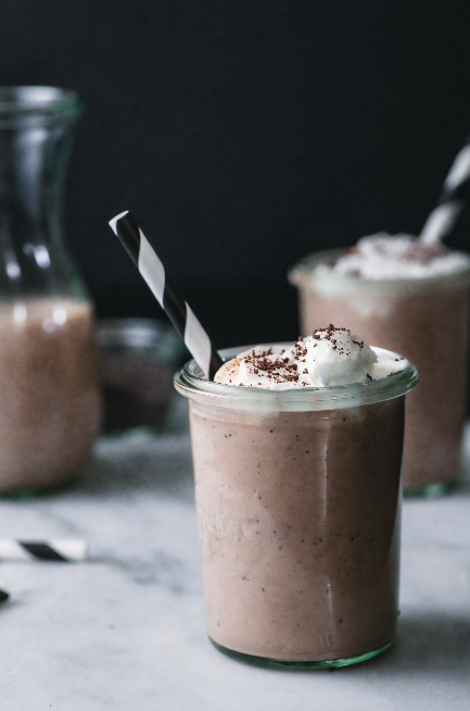 ¿Se puede montar nata en batidora de vaso?